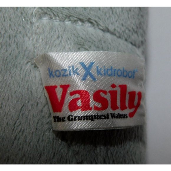 2010 Kozik X Kidrobot VASILY The Grumpiest Walrus 14.5" Plush Stuffed Toy - Picture 7 of 9